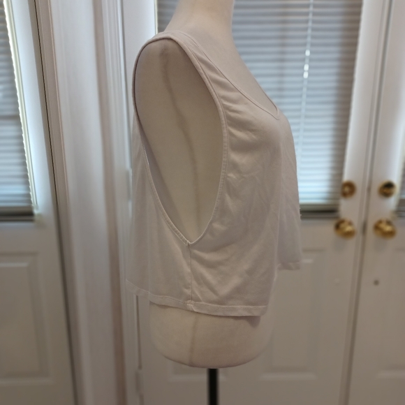 $4 Add-on White Open Tank Top - Size Large - Picture 3 of 6